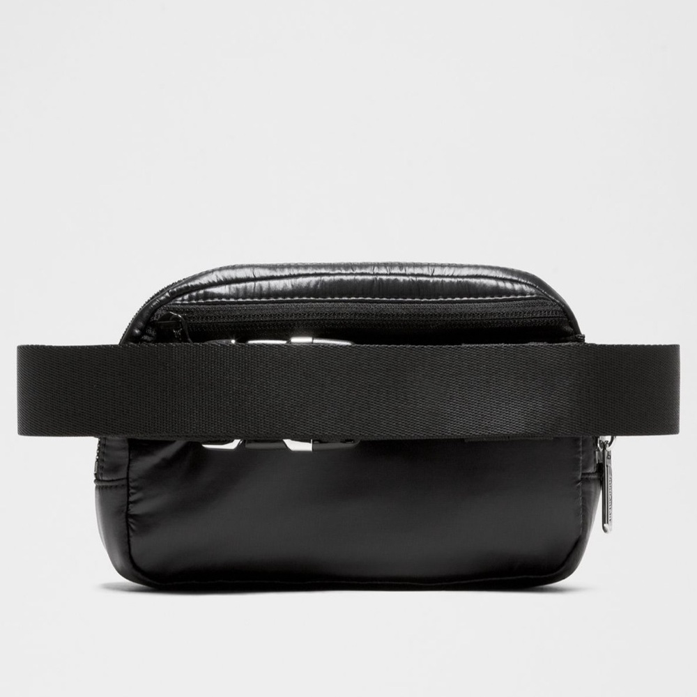 🆕 LULULEMON ATHLETICA Everywhere Belt Bag Wunder Puff Shine Black 1L NWT - Picture 3 of 17
